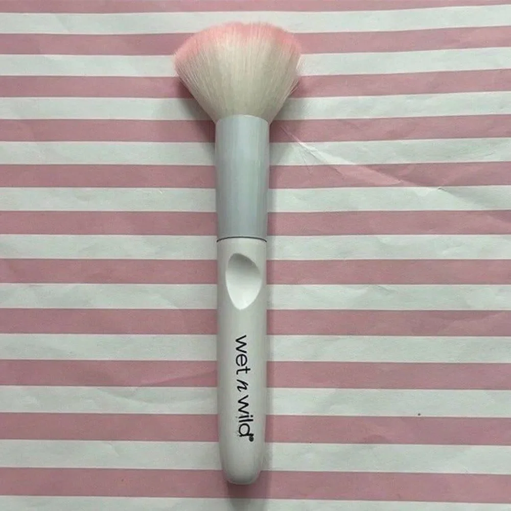Wet N Wild Powder Mineral Foundation, Blush & Bronzer Brush